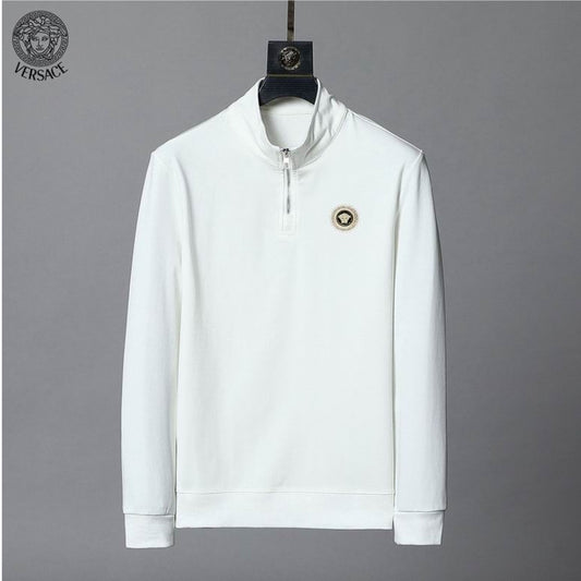 Le sweat Versace allie performance et style.