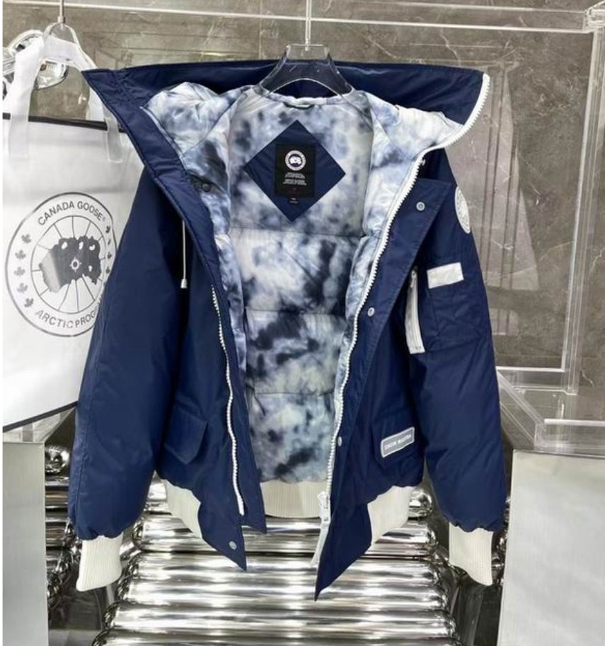 Les doudounes Canada Goose allient élégance et chaleur pour offrir une protection optimale contre le froid. Leur design sophistiqué et leurs matériaux de haute qualité. Pas cher. Le moins cher.