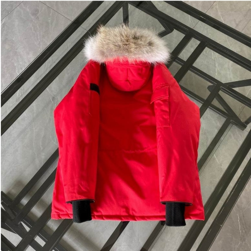 Les doudounes Canada Goose allient élégance et chaleur pour offrir une protection optimale contre le froid. Leur design sophistiqué et leurs matériaux de haute qualité. Pas cher. Le moins cher.