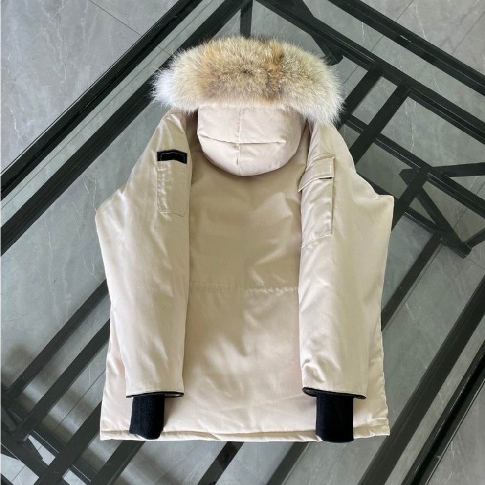 Les doudounes Canada Goose allient élégance et chaleur pour offrir une protection optimale contre le froid. Leur design sophistiqué et leurs matériaux de haute qualité. Pas cher. Le moins cher.