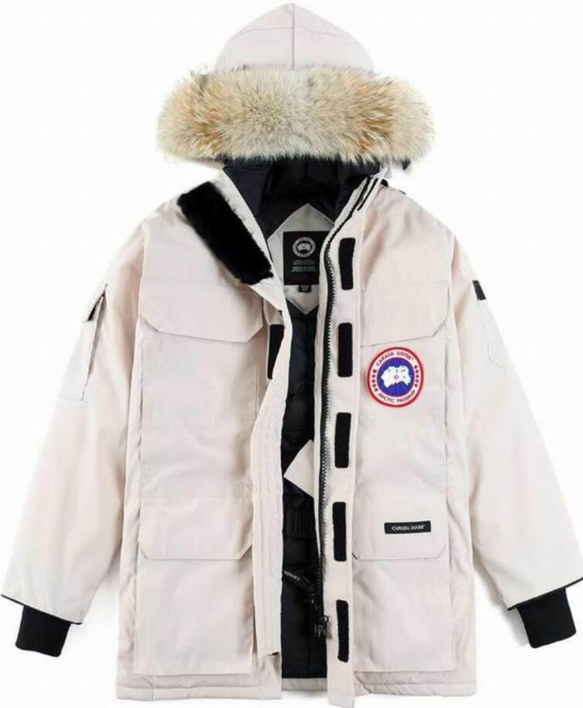 Les doudounes Canada Goose allient élégance et chaleur pour offrir une protection optimale contre le froid. Leur design sophistiqué et leurs matériaux de haute qualité. Pas cher. Le moins cher.