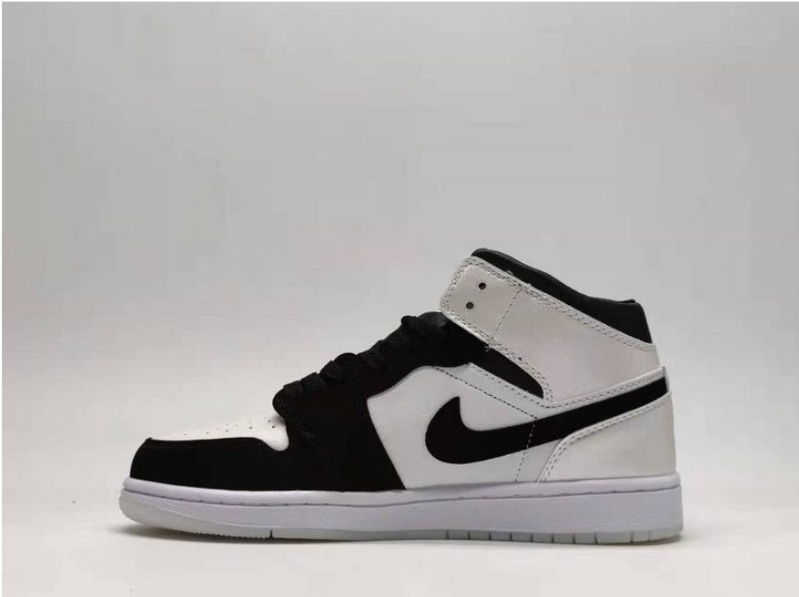 Les baskets Air Jordan 1 offrent un style iconique et une performance légendaire.
 leur design emblématique .pas cher. Le moins cher.