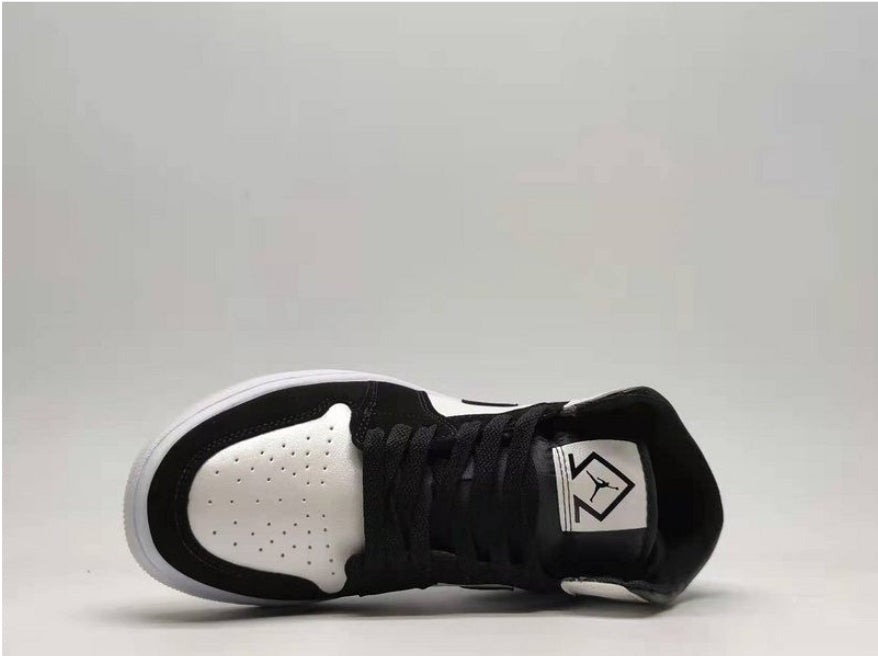 Les baskets Air Jordan 1 offrent un style iconique et une performance légendaire.
leur design emblématique .pas cher. Le moins cher.