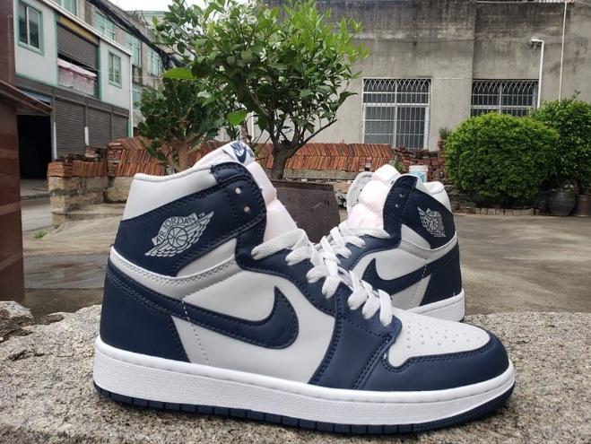 Les baskets Air Jordan 1 offrent un style iconique et une performance légendaire.
 leur design emblématique .pas cher. Le moins cher.