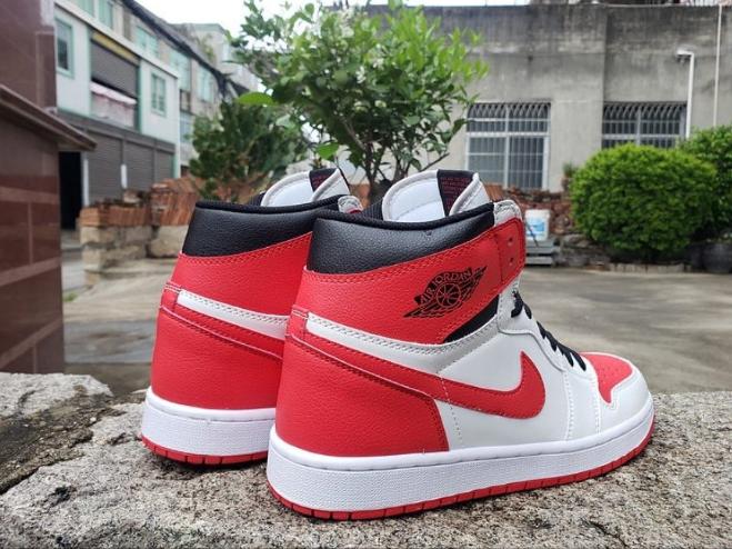 Les baskets Air Jordan 1 offrent un style iconique et une performance légendaire.
leur design emblématique .pas cher. Le moins cher.