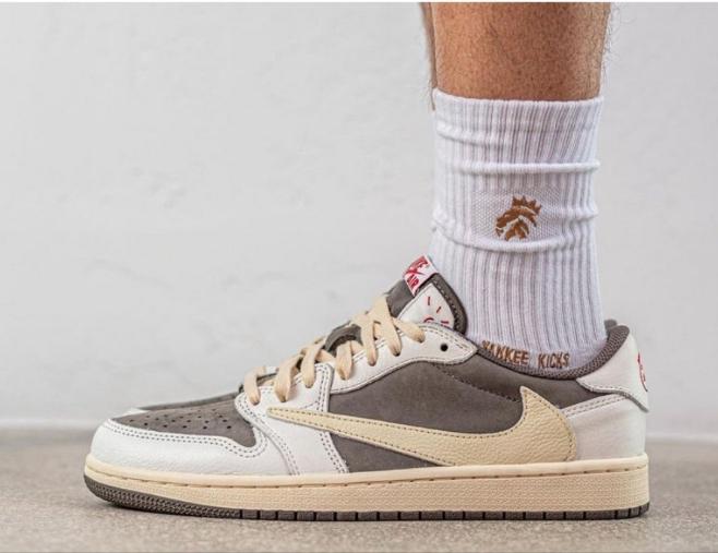 Les baskets Air Jordan 1 offrent un style iconique et une performance légendaire.
leur design emblématique .pas cher. Le moins cher.