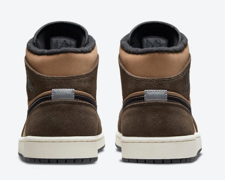 Les baskets Air Jordan 1 offrent un style iconique et une performance légendaire.
 leur design emblématique .pas cher. Le moins cher.