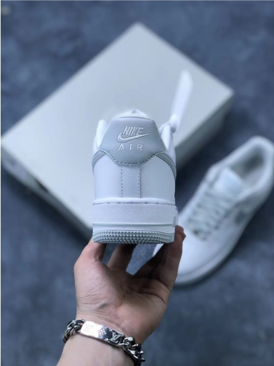 Les baskets Nike Air Force 1 combinent style et performance, offrant une expérience exceptionnelle.pas cher. Le moins cher.