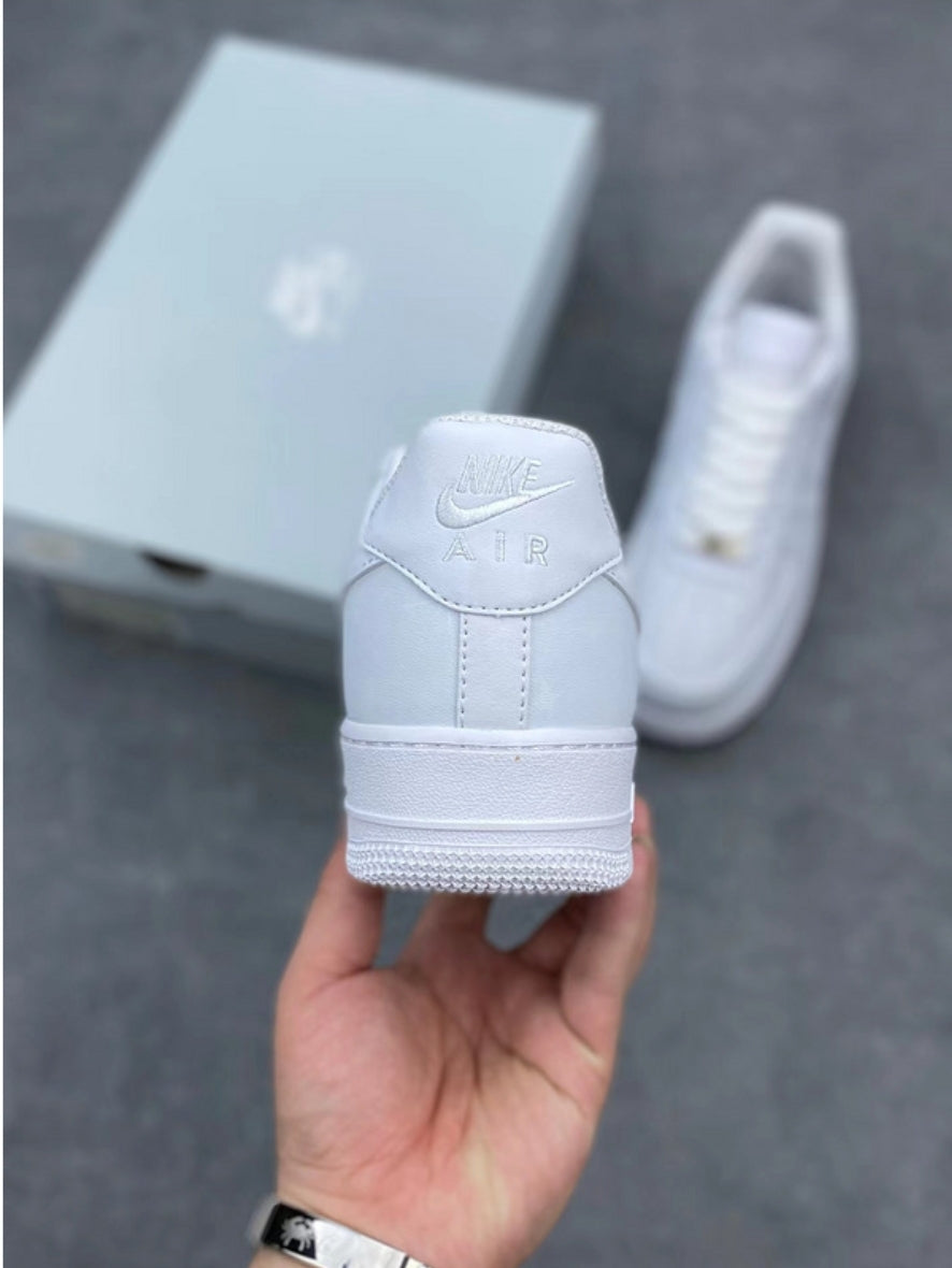 Les baskets Nike Air Force 1 combinent style et performance, offrant une expérience exceptionnelle.pas cher. Le moins cher.