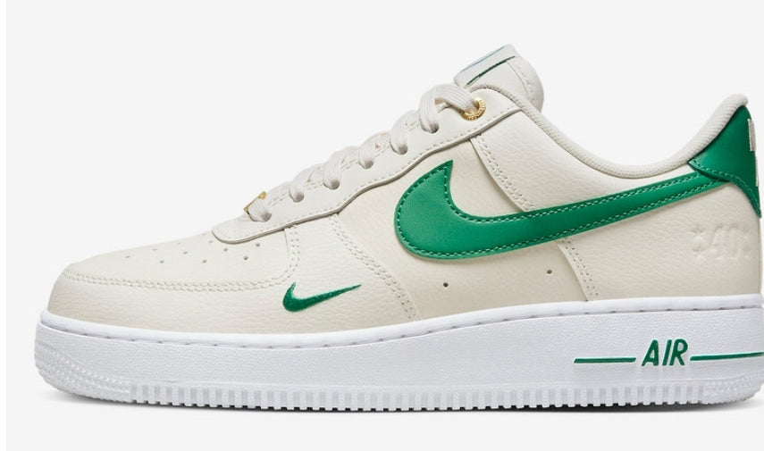 Les baskets Nike Air Force 1 combinent style et performance, offrant une expérience exceptionnelle.pas cher. Le moins cher.