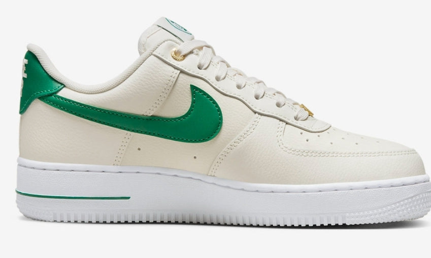 Les baskets Nike Air Force 1 combinent style et performance, offrant une expérience exceptionnelle.pas cher. Le moins cher.