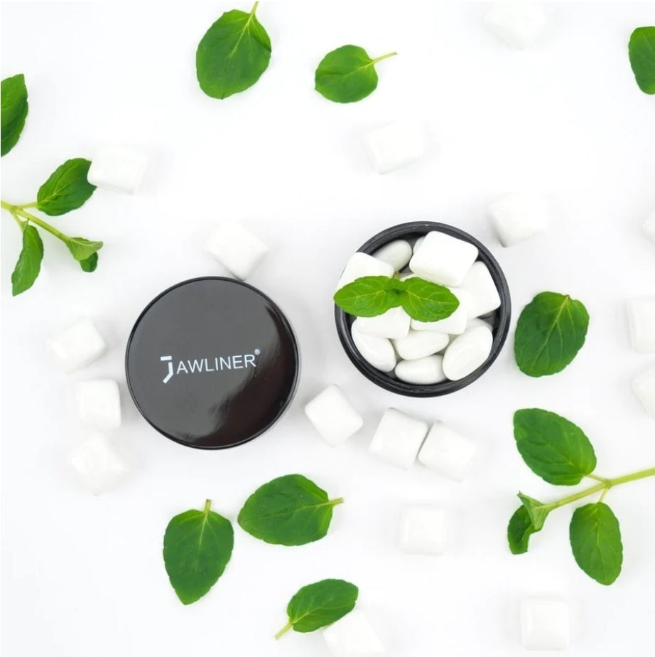 Le JAWLINER® 3.0 est spécialement conçu pour renforcer et sculpter les muscles de votre mâchoire grâce à des exercices ciblés et efficaces.