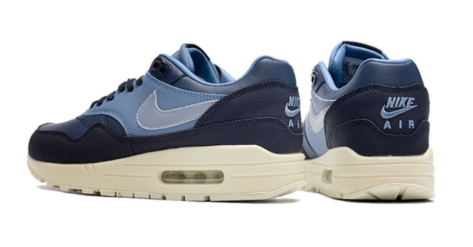 Les baskets Nike Air Max 1 sont iconiques pour leur style emblématique.retro incontournable pas cher. Le moins cher.exceptionnel