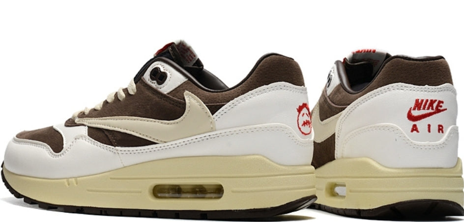 Les baskets Nike Air Max 1 sont iconiques pour leur style emblématique.retro incontournable pas cher. Le moins cher.exceptionnel