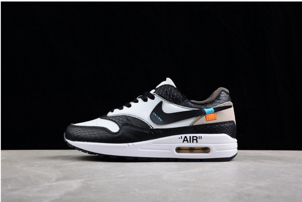 Les baskets Nike Air Max 1 sont iconiques pour leur style emblématique.retro incontournable pas cher. Le moins cher.exceptionnel