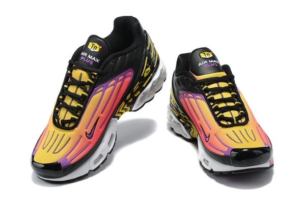 les baskets Nike TN Air Max Plus 3 Femme sont un témoignage de l'engagement de Nike à combiner style et innovation. Exceptionnel