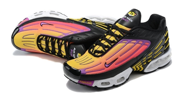 les baskets Nike TN Air Max Plus 3 Femme sont un témoignage de l'engagement de Nike à combiner style et innovation. Exceptionnel