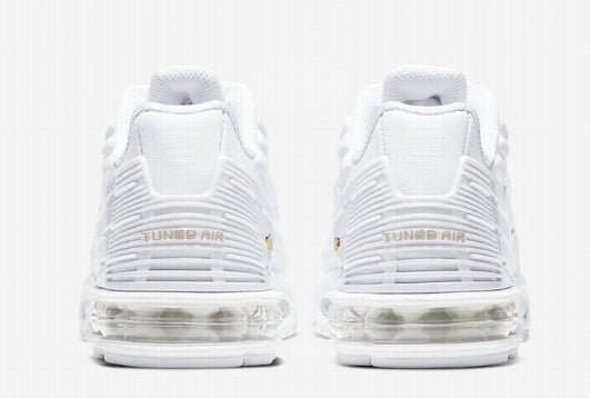 les baskets Nike TN Air Max Plus Femme sont un témoignage de l'engagement de Nike à combiner style et innovation. Exceptionnel
