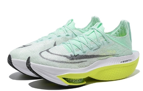 Les baskets Nike Air Zoom Femme se démarquent par leur design sportif et moderne, conçu pour maximiser les performances exceptionnelles