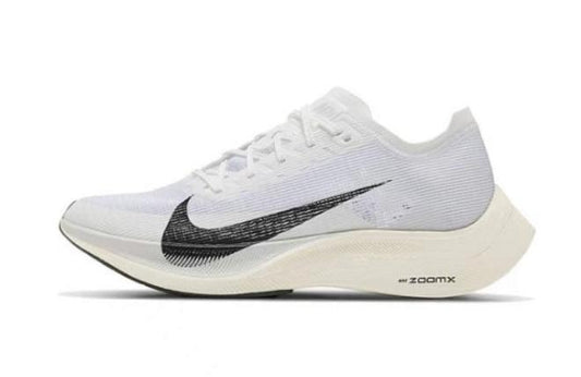 Les baskets Nike Air Zoom Femme se démarquent par leur design sportif et moderne, conçu pour maximiser les performances exceptionnelles