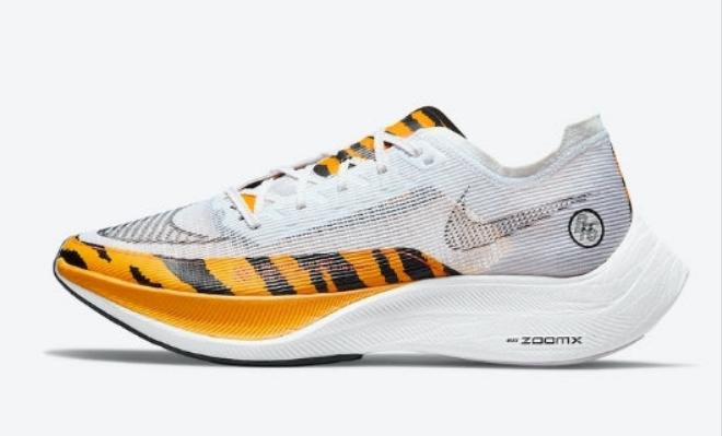 Les baskets Nike Air Zoom Femme se démarquent par leur design sportif et moderne, conçu pour maximiser les performances exceptionnelles