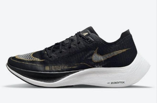 Les baskets Nike Air Zoom Femme se démarquent par leur design sportif et moderne, conçu pour maximiser les performances exceptionnelles