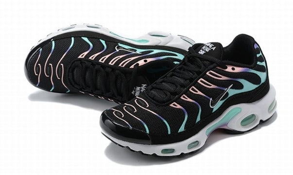 les baskets Nike TN Air Max Plus Femme sont un témoignage de l'engagement de Nike à combiner style et innovation. Exceptionnel