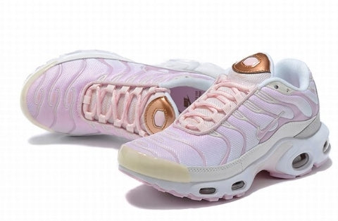 les baskets Nike TN Air Max Plus Femme sont un témoignage de l'engagement de Nike à combiner style et innovation. Exceptionnel