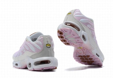 les baskets Nike TN Air Max Plus Femme sont un témoignage de l'engagement de Nike à combiner style et innovation. Exceptionnel