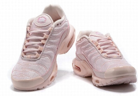 les baskets Nike TN Air Max Plus Femme sont un témoignage de l'engagement de Nike à combiner style et innovation. Exceptionnel