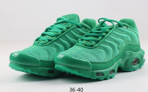 les baskets Nike TN Air Max Plus Femme sont un témoignage de l'engagement de Nike à combiner style et innovation. Exceptionnel