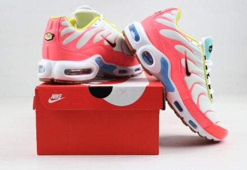 les baskets Nike TN Air Max Plus Femme sont un témoignage de l'engagement de Nike à combiner style et innovation. Exceptionnel