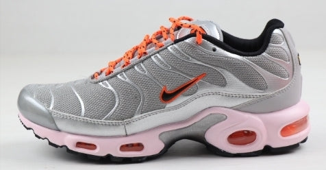 les baskets Nike TN Air Max Plus Femme sont un témoignage de l'engagement de Nike à combiner style et innovation. Exceptionnel