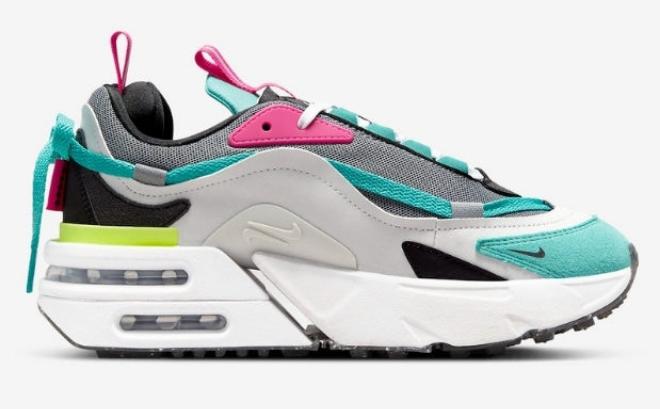 les Baskets Nike Air Max Furyosa Honeydew sont un témoignage de l'engagement de Nike à combiner style et innovation.