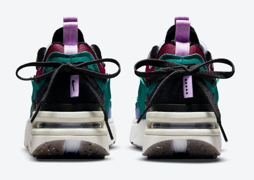 les Baskets Nike Air Max Furyosa Honeydew sont un témoignage de l'engagement de Nike à combiner style et innovation.