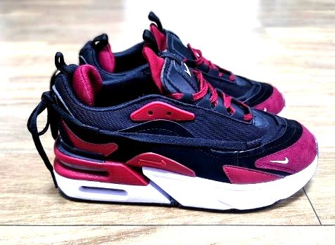 les Baskets Nike Air Max Furyosa Honeydew sont un témoignage de l'engagement de Nike à combiner style et innovation.