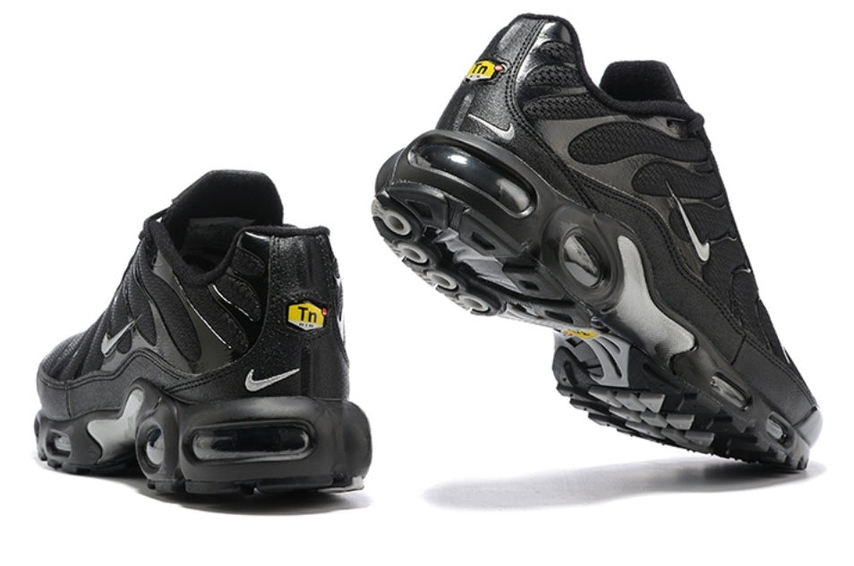Les Baskets Nike Air Max Tn incarnent un style emblématique et une performance supérieure.
leur design distinctif.pas cher.le moins cher.