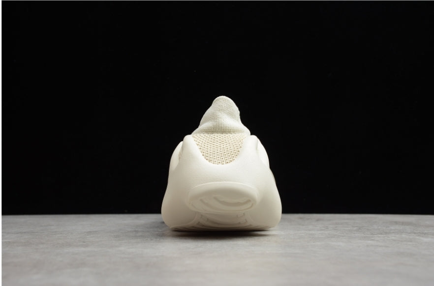 Les baskets Adidas Yeezy 450 incarnent un style avant-gardiste et une performance ultime.
Par ailleurs, leur design révolutionnaire.