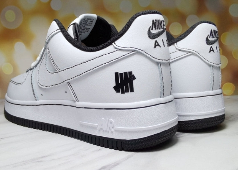 Les baskets Nike Air Force 1 combinent style et performance, offrant une expérience exceptionnelle.pas cher. Le moins cher.