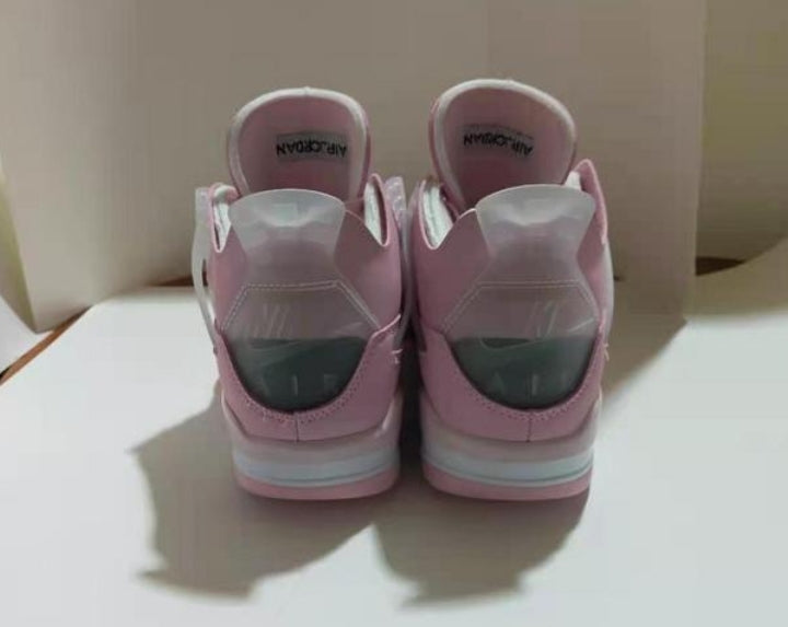 Les baskets Air Jordan 4 offrent un style iconique et une performance remarquable.
leur design distinctif pas cher. le moin cher.