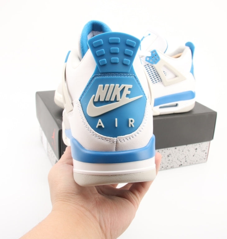 Les baskets Air Jordan 4 offrent un style iconique et une performance remarquable.
leur design distinctif pas cher. le moin cher.