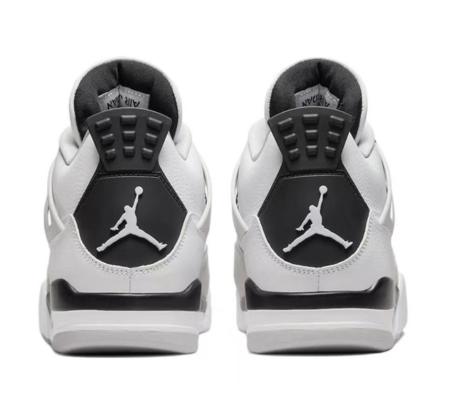 Les baskets Air Jordan 4 offrent un style iconique et une performance remarquable.
leur design distinctif pas cher. le moin cher.
