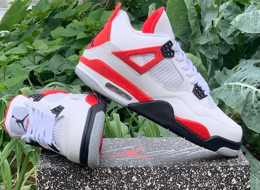 Les baskets Air Jordan 4 offrent un style iconique et une performance remarquable.
leur design distinctif pas cher. le moin cher.