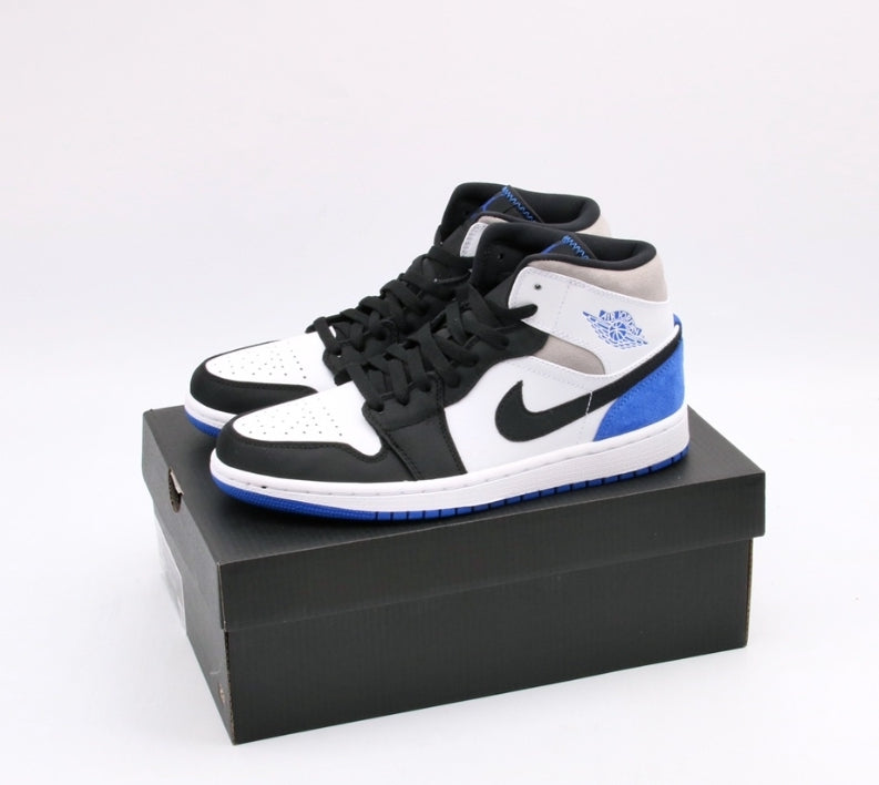 Les baskets Air Jordan 1 offrent un style iconique et une performance légendaire.
leur design emblématique .pas cher. Le moins cher.