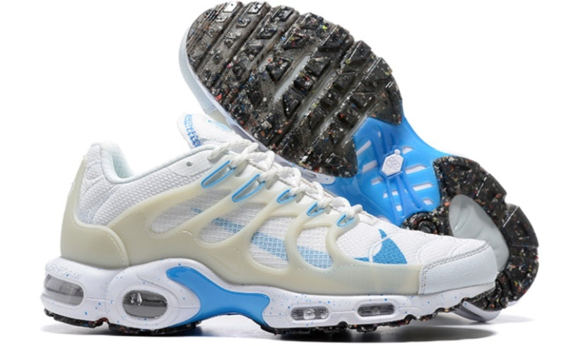 Les baskets Nike TN Air Max Terrascape Plus offrent un style polyvalent et une performance robuste.
De plus,leur design distinctif et leur utilisation.