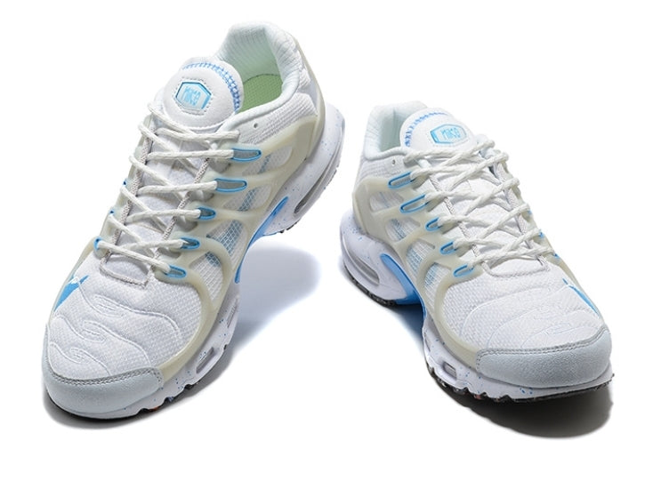 Les baskets Nike TN Air Max Terrascape Plus offrent un style polyvalent et une performance robuste.
De plus,leur design distinctif et leur utilisation.