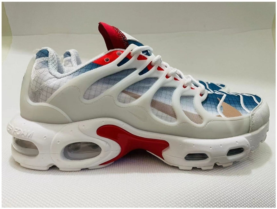 Les baskets Nike TN Air Max Terrascape Plus offrent un style polyvalent et une performance robuste.
design distinctif.pas cher. Le moins cher.