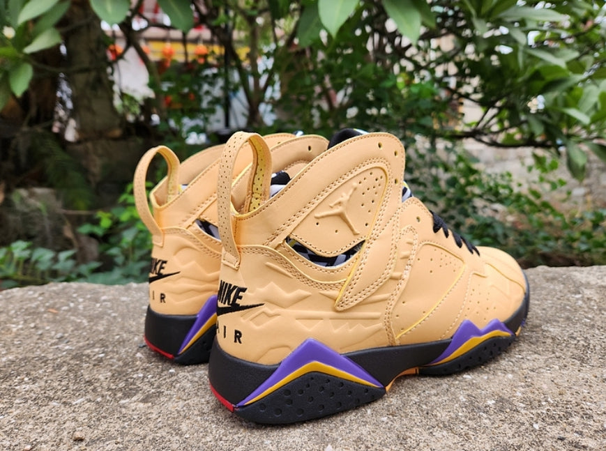 Les baskets Air Jordan 7 offrent un style iconique et une performance exceptionnelle.
design emblématique haute qualité. Au meilleur prix. Pas cher