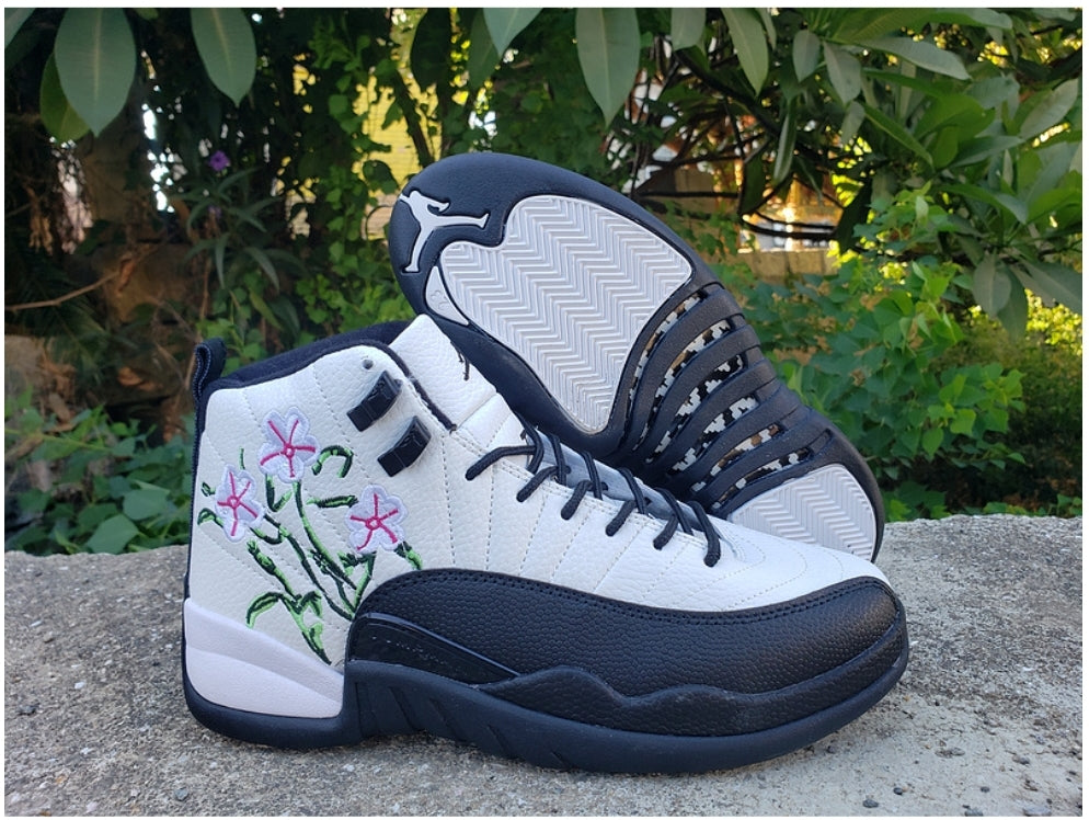 Les baskets Air Jordan 12 offrent un style iconique et une performance exceptionnelle.design distinctif.pas cher.moin Cher.