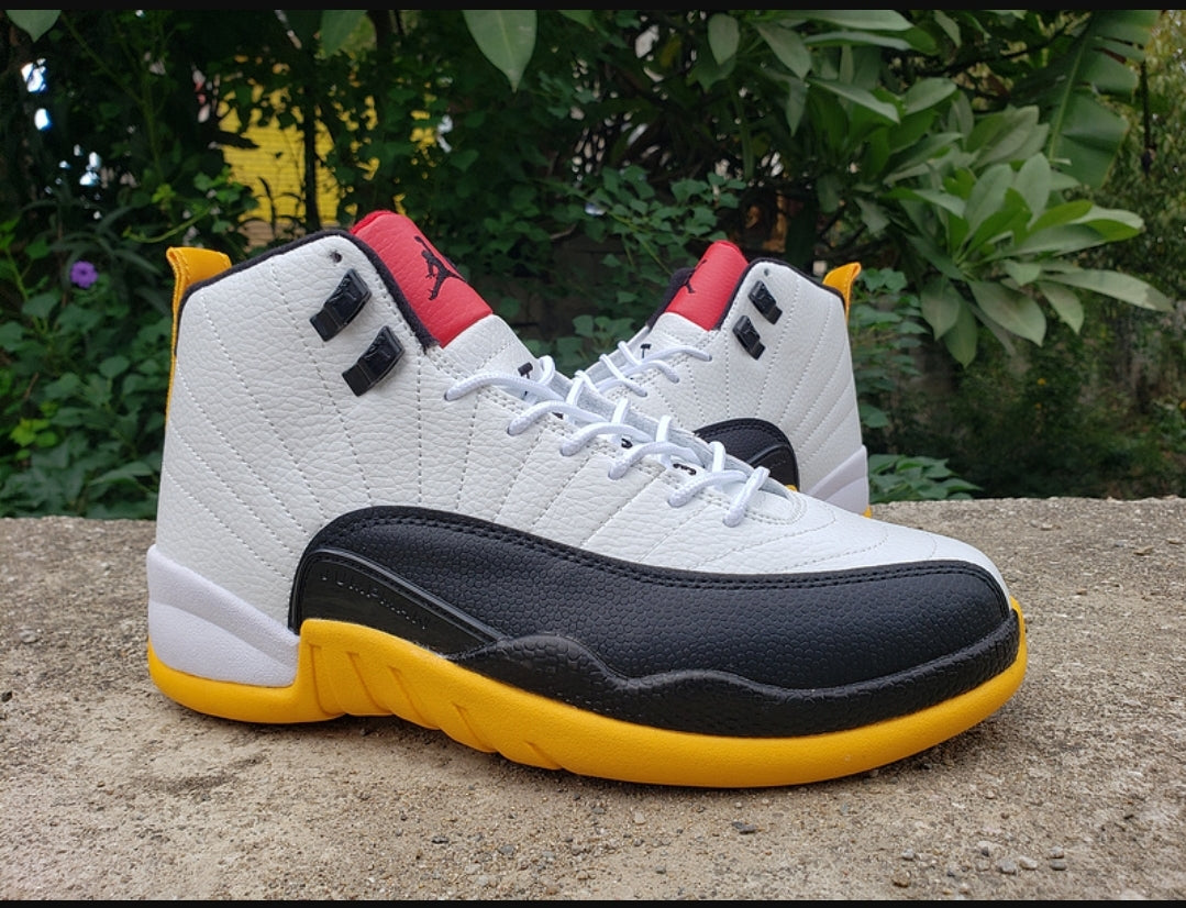 Les baskets Air Jordan 12 offrent un style iconique et une performance exceptionnelle.design distinctif.pas cher.moin Cher.